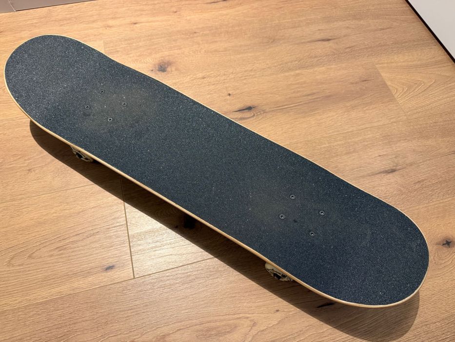 Skateboard negru, aproape nou, ABEC 7