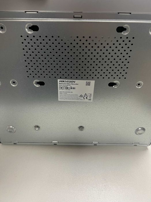 Видеорегистратор Hikvision DS-7616NI