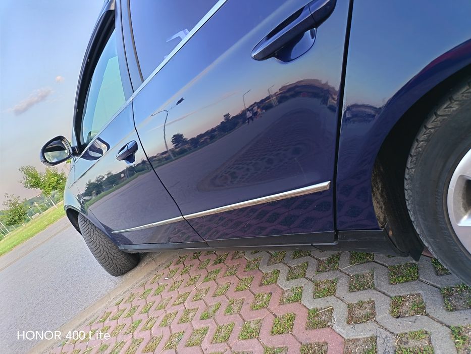 Vând Volkswagen Passat b6