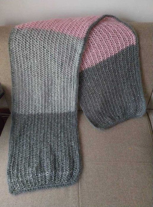 Шал, ажурен, ръчно плетиво мохер, пайети мек и топъл подарък огледалце