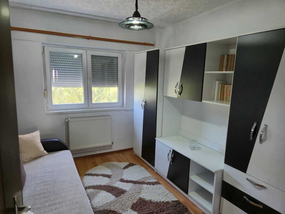 Apartament 4 camere, 90 m², renovat și izolat, – Copșa Mică,
