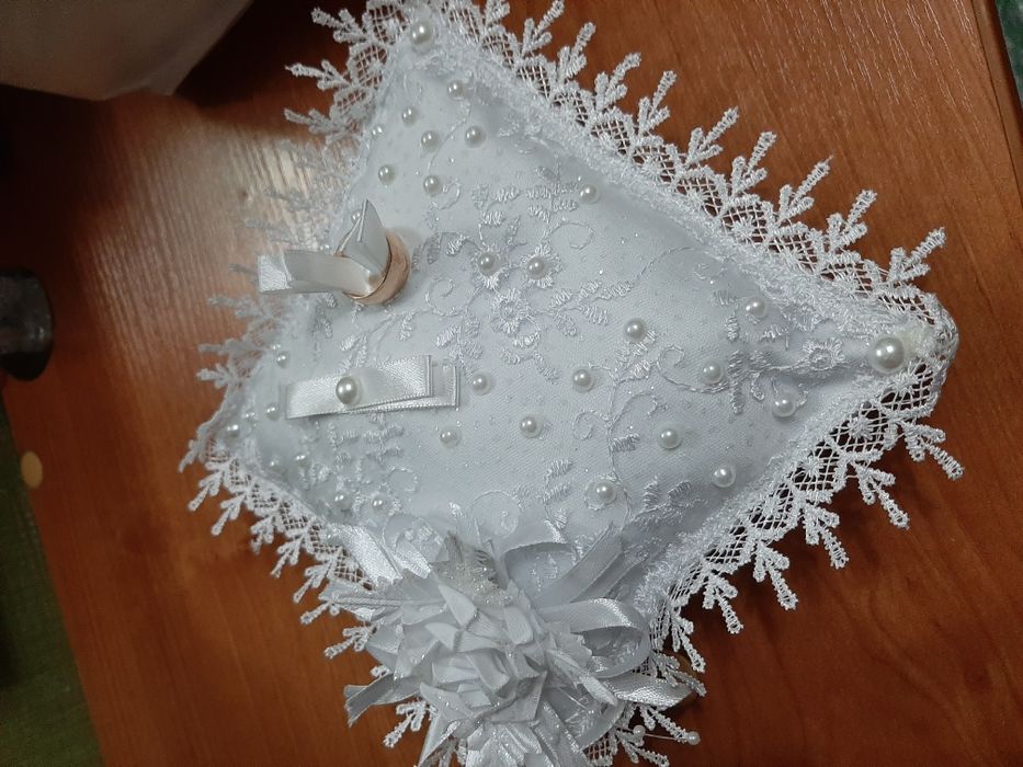 Продам подушечку для колец