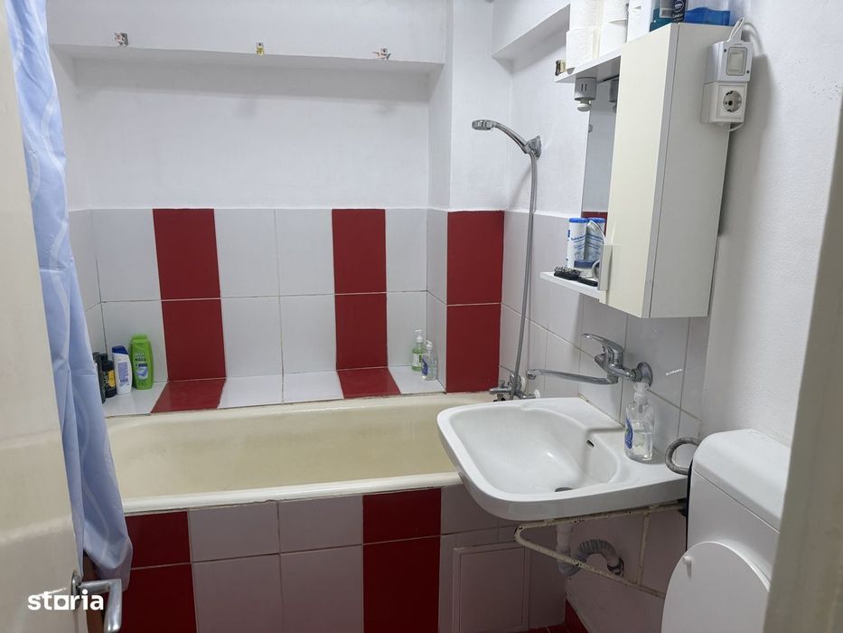 Apartament 4 camere, Intrare Micro 17