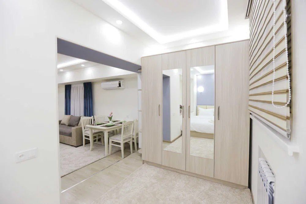 Срочно  Продаётся Ц5 1в2/2/4  с мебелью техникой ремонт хороший !