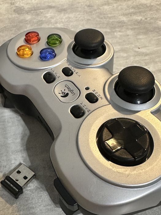 Геймпад беспроводной Logitech Wireless Gamepad F710