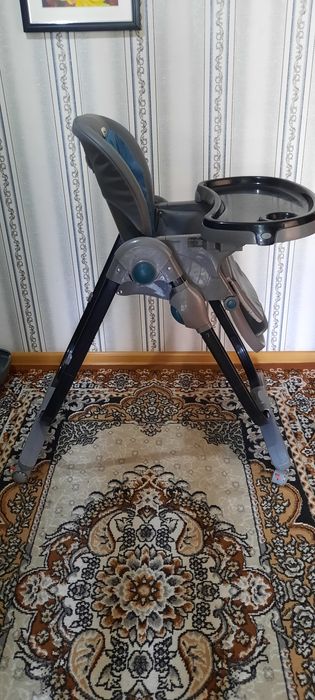 Десткий стул для кормление