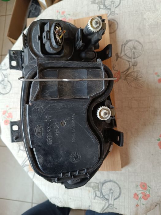 Преден десен фар Голф 4