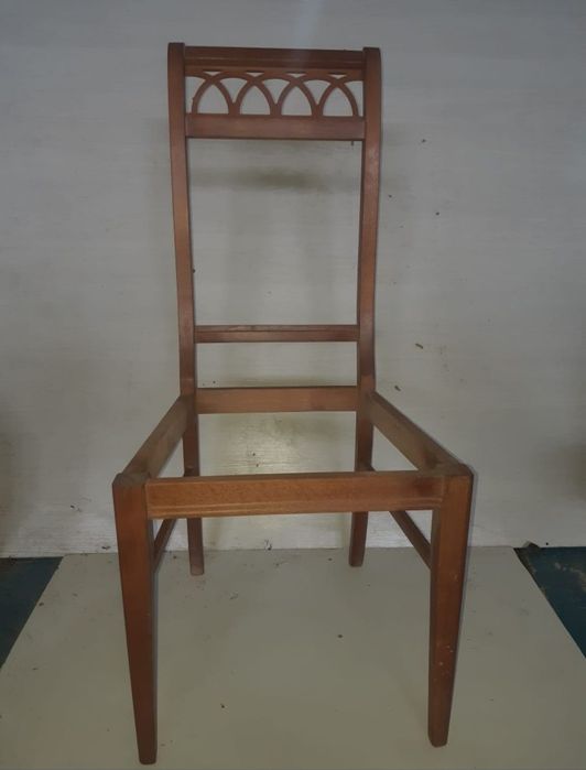 Стулья деревянные