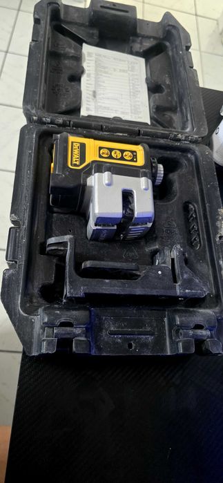 Лазерен нивелир dewalt