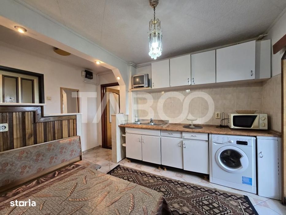 Apartament decomandat de vanzare 2 camere boxa pivnita Vasile Aaron