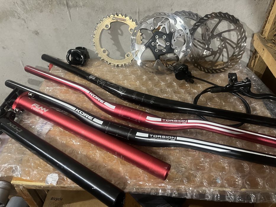 Части за колело вилка,курбели,гуми,дискове,педали,колчета,лапа,барове