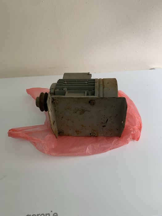 Ел мотор трифазен