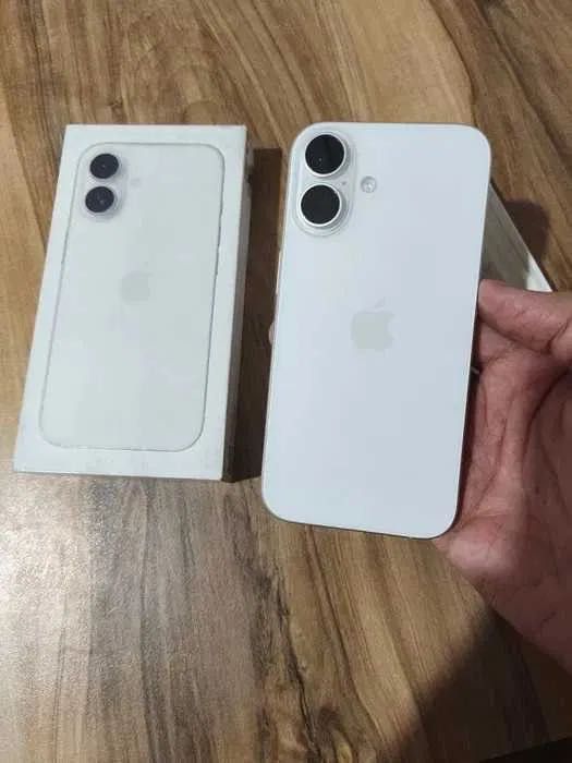 Айфон 16, 128 гб белый