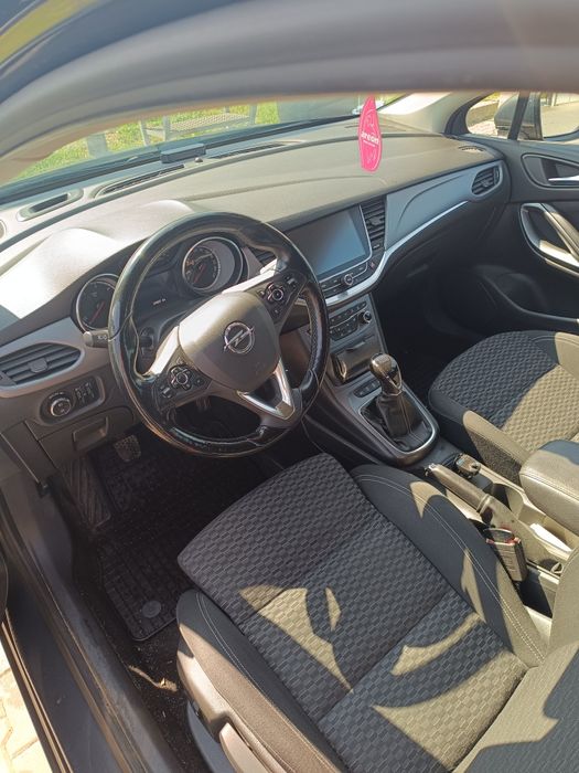 Vând Opel Astra K