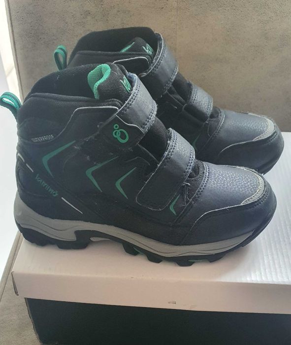 Зимни обувки за момче, номер 32