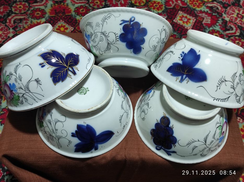 Срочно и дёшево продаю Старинных пасуд Советских времён