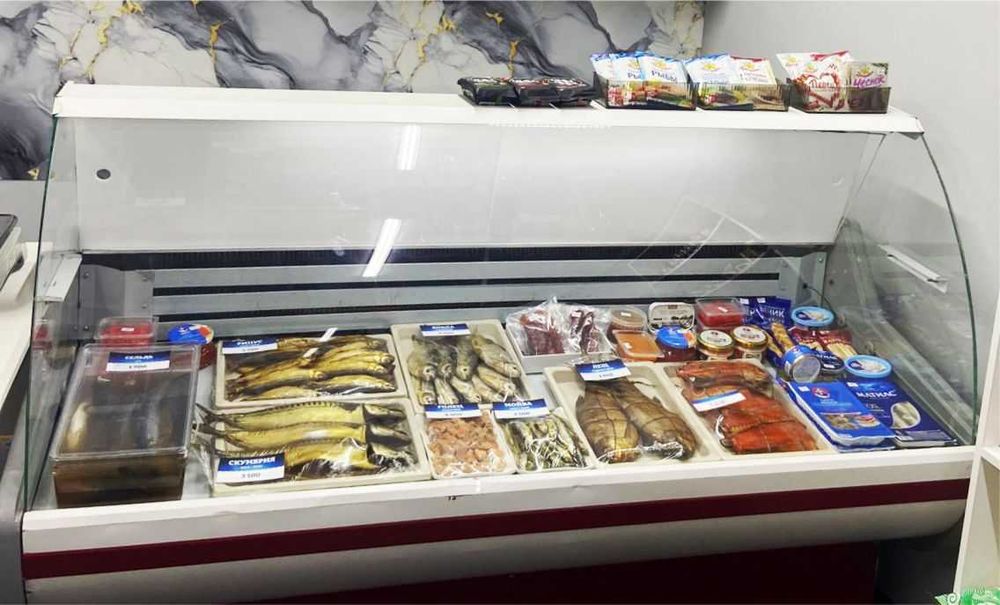 Витрины и морозильные лари продам