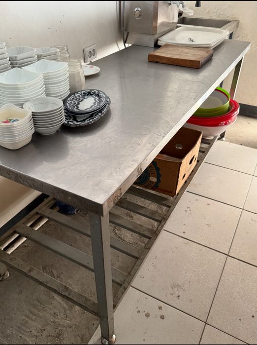 Нержавейка стол сотилади