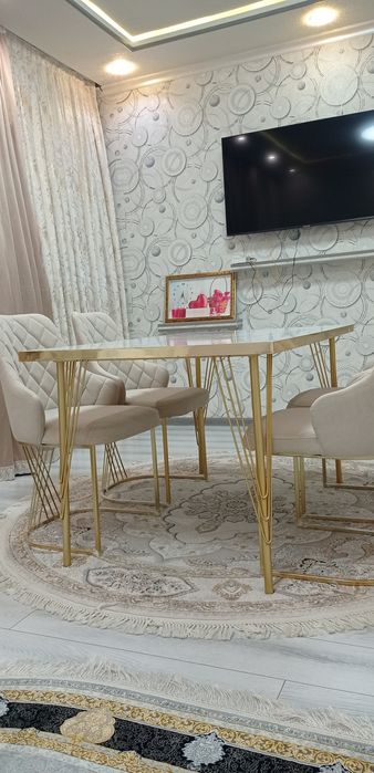 Стол стулья в хорошем состоянии