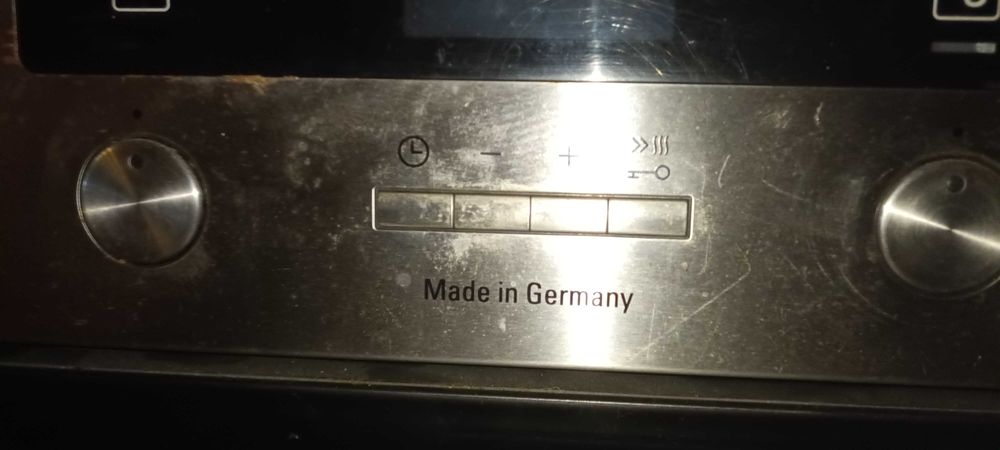 Фурна за вграждане с керамичен плод Siemens