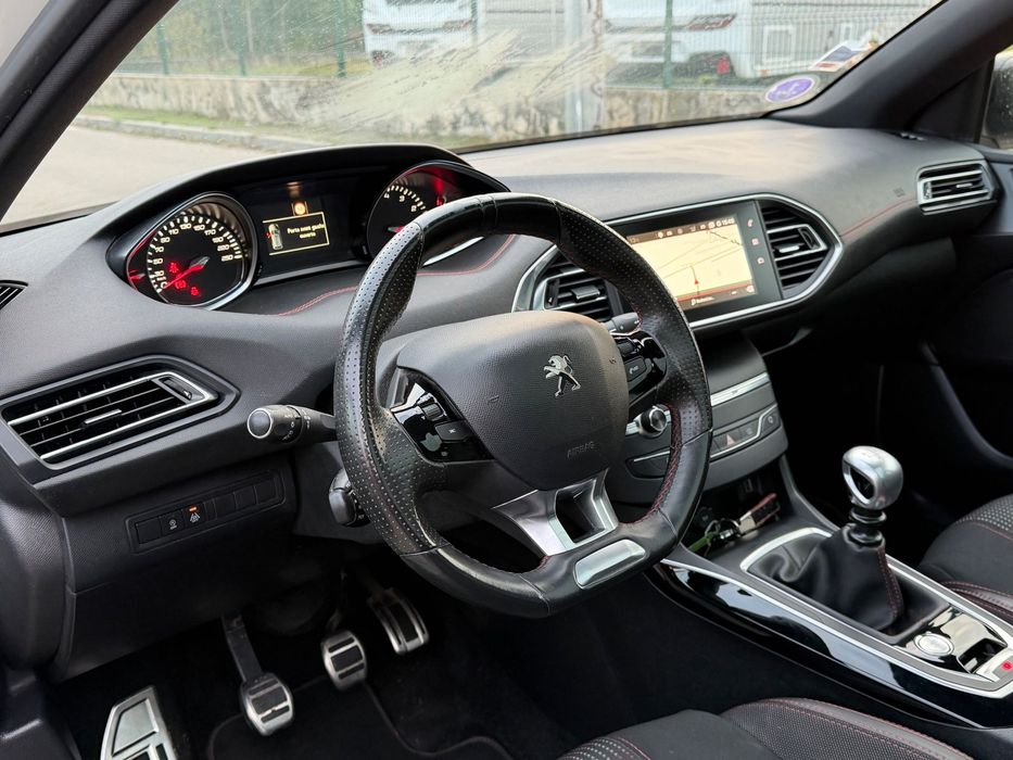 Peugeot 308 2018 benzină, 6.455 € — imagine 5