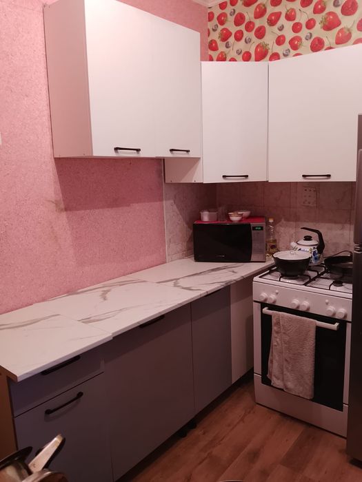 Продам кухонный гарнитур угловой