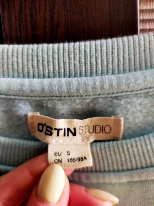 Продам свитшот Остин