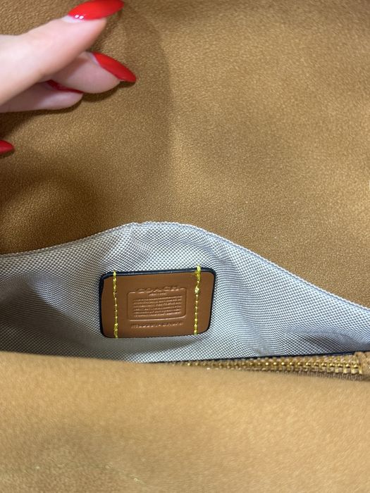 Coach велурена чанта