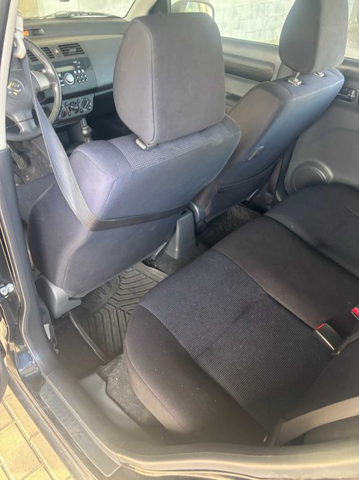 Продавам Сузуки Суифт 2006 г.