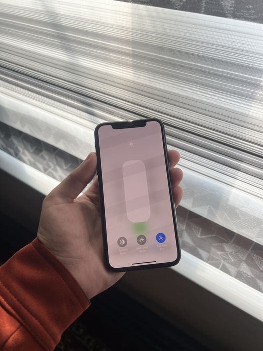 Iphone xs 64 gb…….