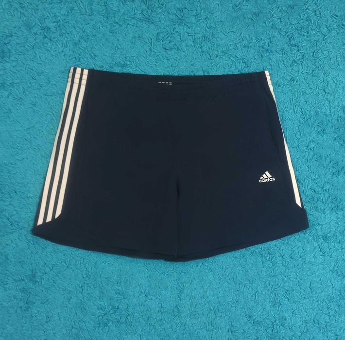Pantaloni scurti Adidas Essentials