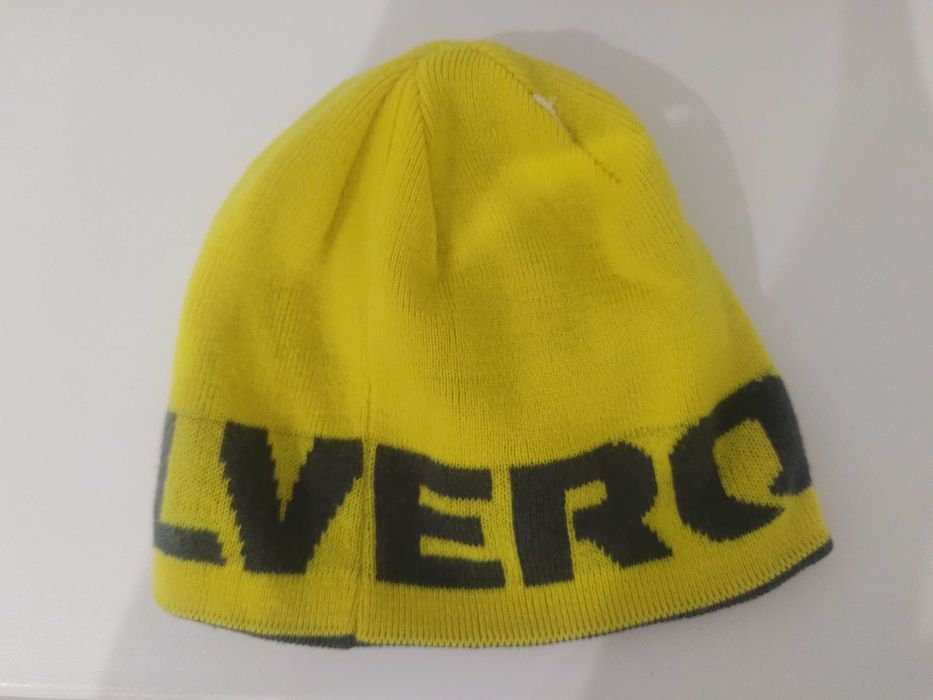 Шапка Quiksilver.