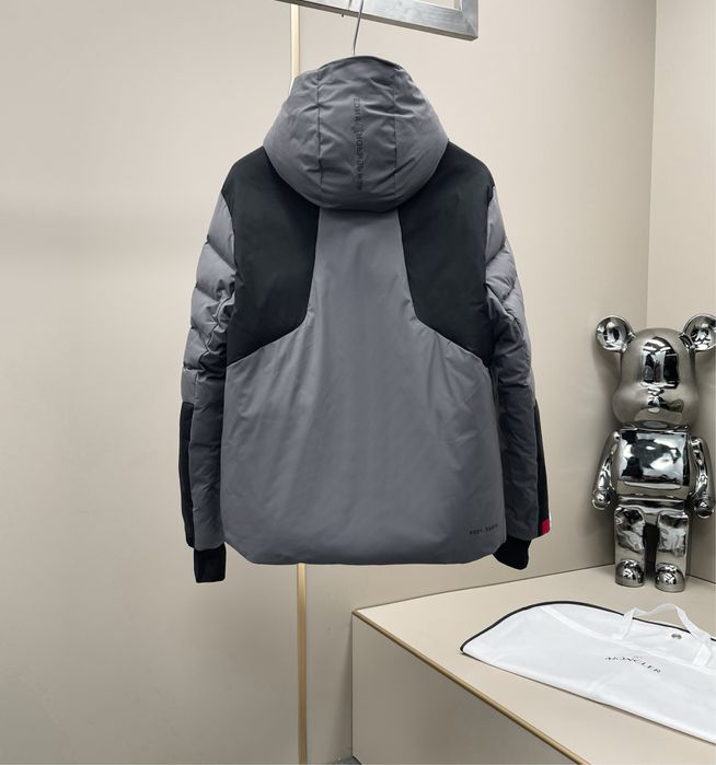 Geaca Moncler , calitate premium , pe comanda , noua , L