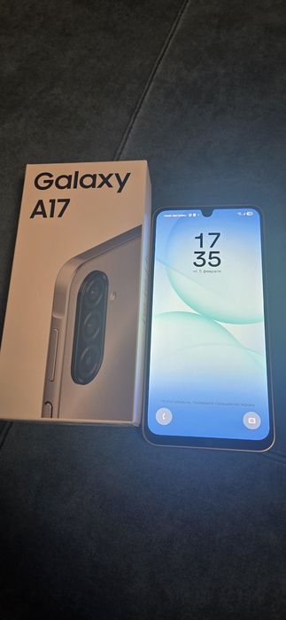Продам телефон Самсунг А 17