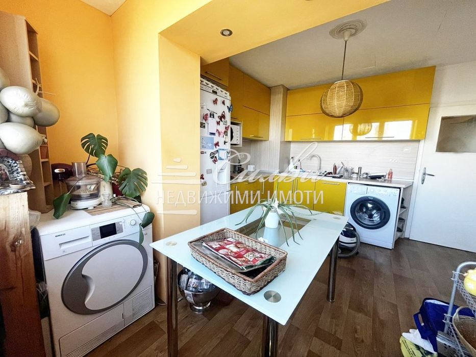 Продава се Тристаен апартамент в Шумен, Тракия - 81 кв.м за 693 €/кв.м - Снимка #7