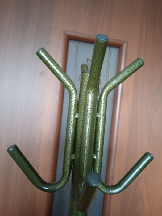 Напольная вешалка металлическая