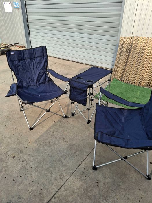 Комплект от 2 сгъваеми къмпинг стола + маса