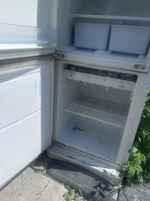 Холодильник Indesit