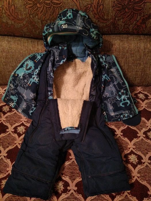 Продам детские комбинезоны