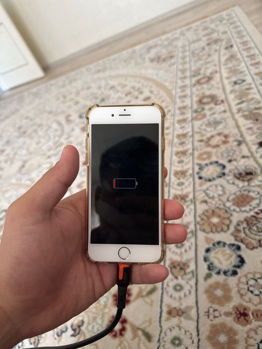 Продам IPhone 6 работает