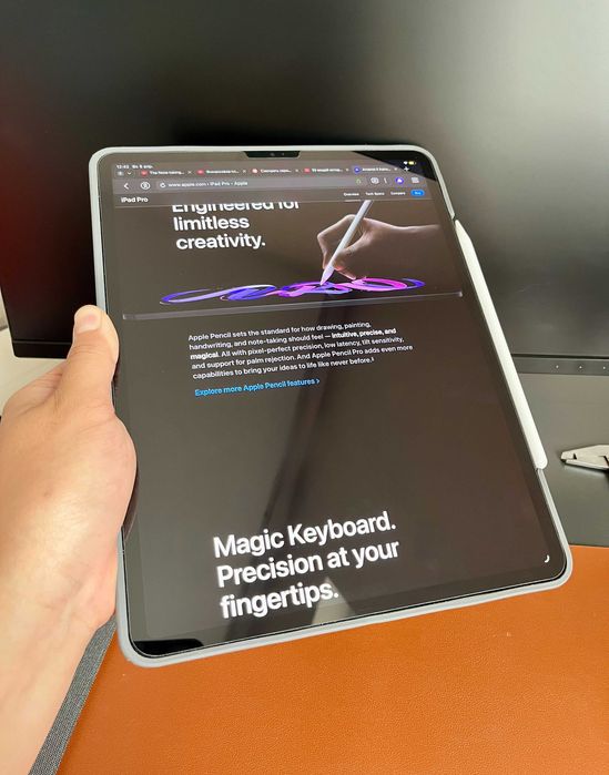 iPad Pro 12.9 M1 256 GB + Apple Pencil 2 + Logitech Combo Touch