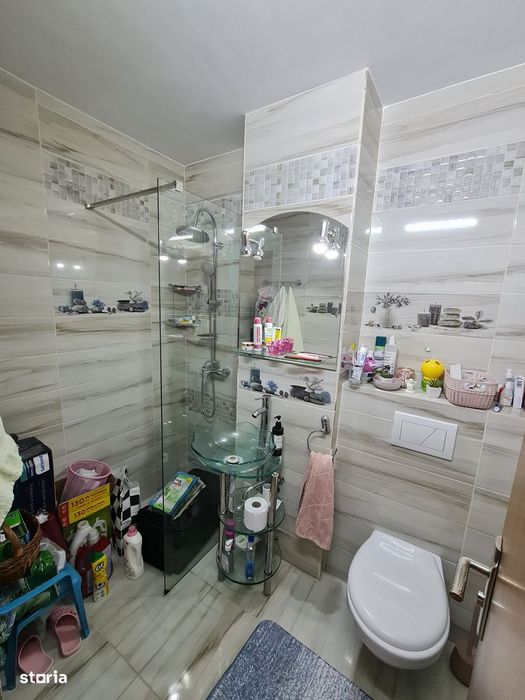 Vand apartament 5 camere Micalaca Str Abrud,2b.Decomandat,Spatios100mp