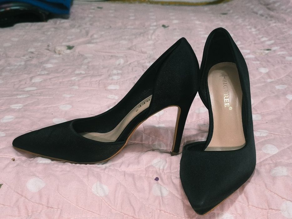 Туфли черные атласные от фирмы BigTree. Размер 36