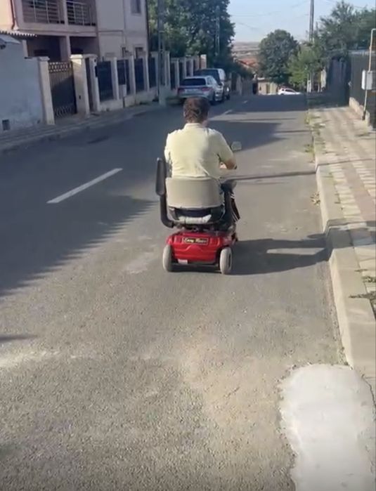 Scuter electric persoane dizabilitati, fotoliu electric