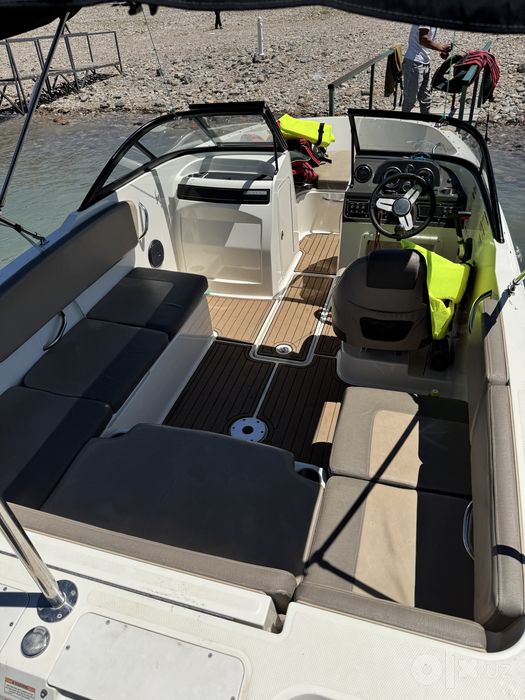 Продается американский катер Bayliner vr4