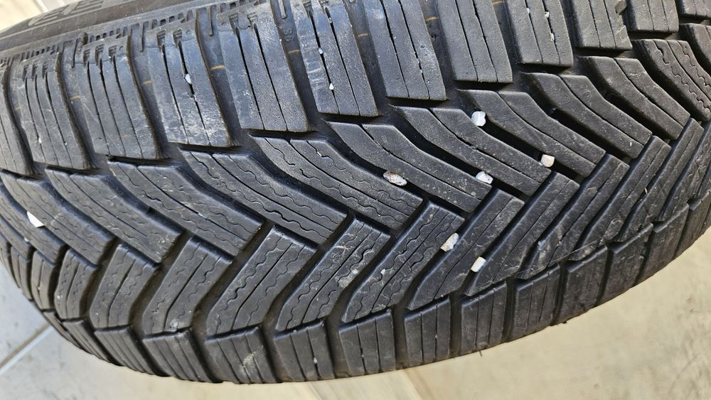 2бр гуми 205 60 16 дот 21 мишелин