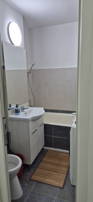 Închiriez garsonieră Bdul Basarabia adiacent
