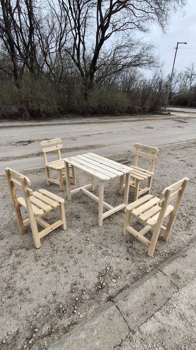 Градински пейки от дърво