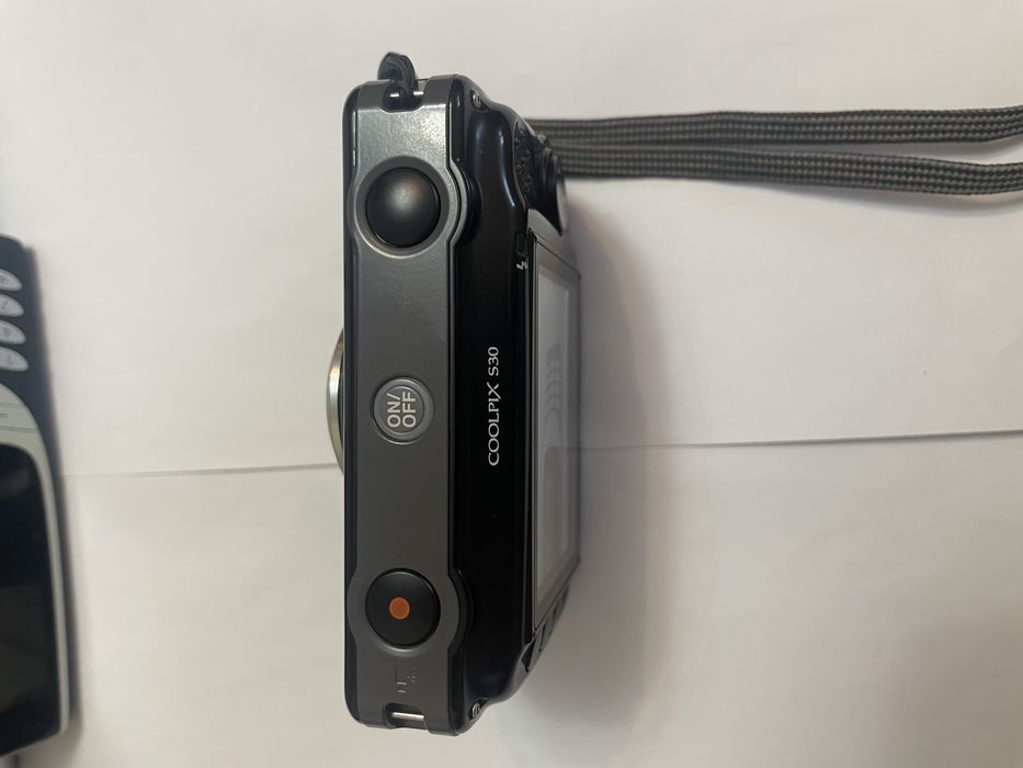 Nikon Coolpix S30 antiacvatic( 3 m)  3x zoom optic,10 mpx