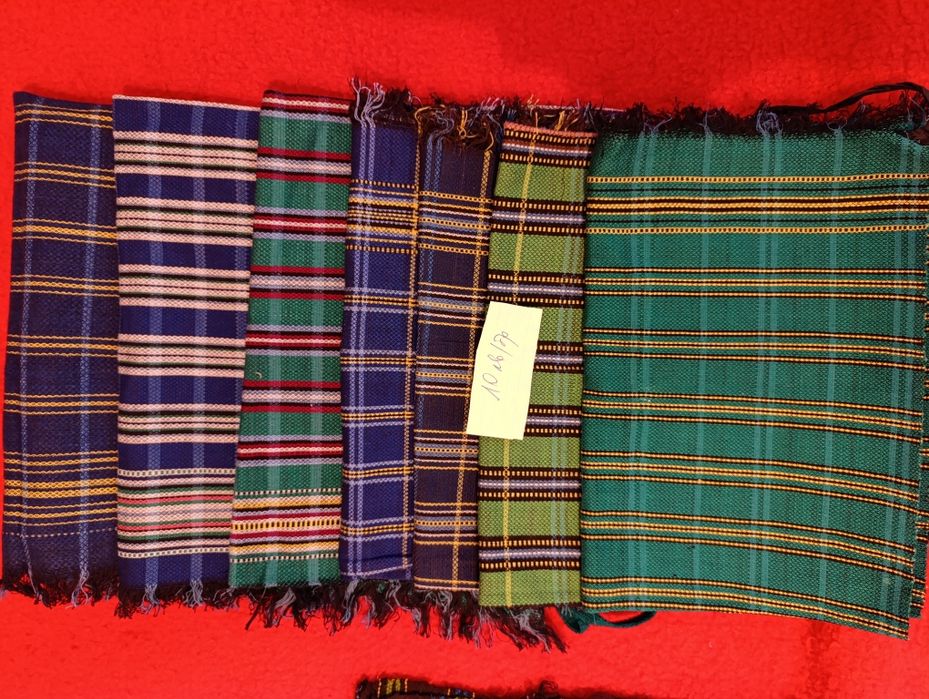 Ръчно тъкан и нашиван автентичен текстил